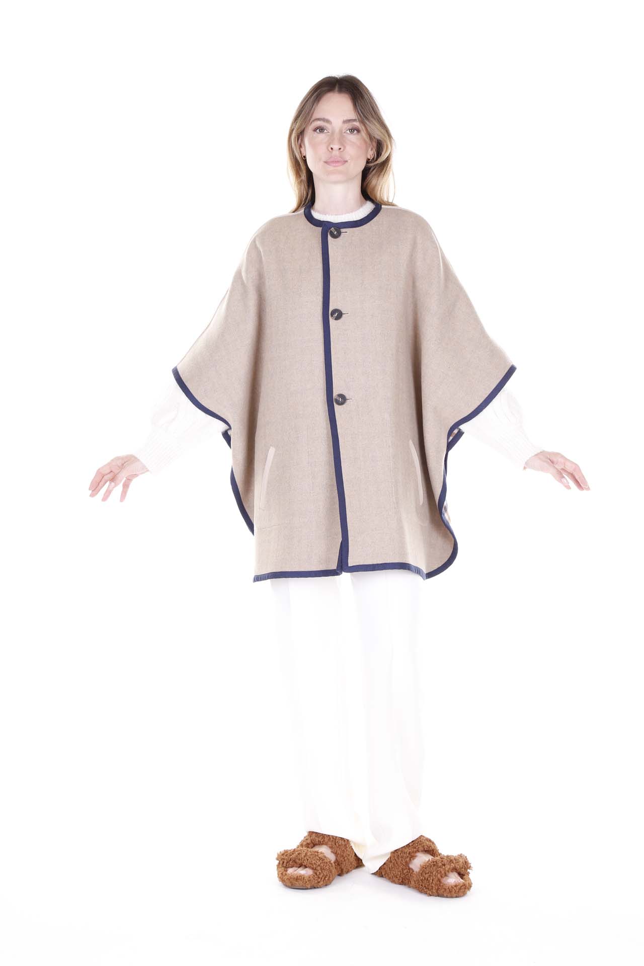 Weekend Max Mara, Mantella